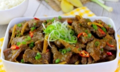 Cách làm món bò xào gừng cho bữa cơm nhanh gọn