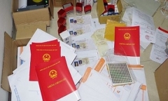 Triệt phá đường dây sản xuất, mua bán tài liệu giả thu lợi trên 100 tỷ đồng