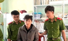 Khởi tố, bắt tạm giam tài xế ô tô tông vào xe CSGT rồi bỏ chạy