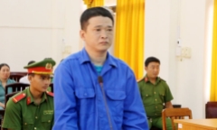 Chém công an và bảo vệ dân phố, người đàn ông lĩnh án 18 năm tù