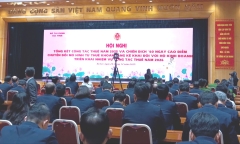 Xuất hiện băng giá dày nhất từ đầu đông trên Fansipan
