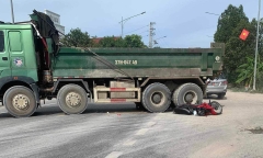 Tin tức tai nạn giao thông mới nhất ngày 20/8: Xe máy va chạm xe tải, 2 thanh niên thương vong