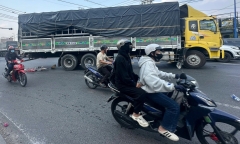 Tin tức tai nạn giao thông mới nhất ngày 26/4: Va chạm với xe tải, hai người thương vong