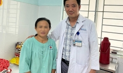 Đau bụng âm ỉ, đi khám phát hiện khối u 