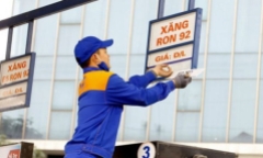 Giá xăng giảm, dầu tăng mạnh từ 15h chiều 5/9