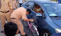 Diễn biến mới nhất vụ thầy dạy lái đi uống nước, nữ học viên đâm chết bé gái