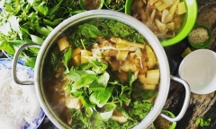 Cuối tuần làm món lẩu gà lá é thơm ngon, đậm vị