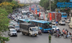 Cửa ngõ Hà Nội ùn tắc 