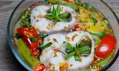 Cách nấu canh chua cá lóc đậm đà chuẩn vị miền Tây