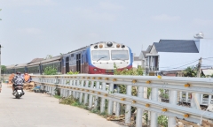 Cử tri kiến nghị cho phép sử dụng hành lang đường sắt làm đường gom