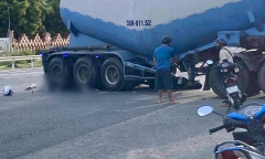 Hiện trường vụ xe máy va chạm với xe bồn ở Lâm Đồng, 2 người tử vong thương tâm