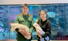 Kỳ diệu bé gái chào đời từ phôi thai “ngủ yên” hơn một thập kỷ