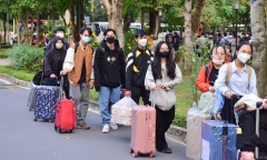 Nhiều trường đại học cho nghỉ Tết cả tháng, sinh viên năm nhất lo lắng khó lấy lại tinh thần học