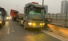 Hà Nội: Tai nạn giữa hai xe đầu kéo trên vành đai 3