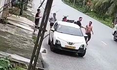 Danh tính người đàn ông chặn đầu ô tô, đánh tài xế giữa đường ở Hải Phòng