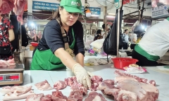 Tin thị trường 24h: Lần đầu tiên thịt heo 