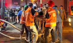 Hiện trường tan hoang vụ cháy nhà trọ 5 tầng ở Hà Nội, nhiều người chết