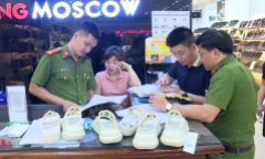 Phát hiện gần 500 sản phẩm nghi giả mạo Gucci, Dior tại cửa hàng Tùng Moscow ở Thanh Hóa