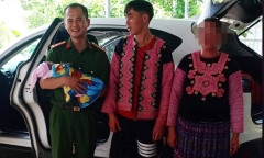 Phó trưởng công an huyện đỡ đẻ cho sản phụ người dân tộc Mông