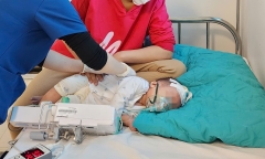 Sởi chưa hạ nhiệt, bác sĩ nhấn mạnh việc phụ huynh phải làm thời điểm này