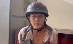 Tạm giữ đối tượng dùng roi chích điện cướp tài sản trong lúc đứng trú mưa 