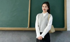 Cô giáo xinh như hot girl khiến dân tình bấn loạn, trang phục đi dạy càng gây chú ý