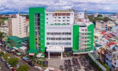 Nhà hàng, khách sạn 3 sao đang kinh doanh tốt... cũng bị ngân hàng rao bán