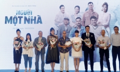 Vân Dung: Đóng “Người một nhà”, lần đầu tiên trong cuộc đời tôi bị đánh, “khiếp hồn” mất 2 ngày