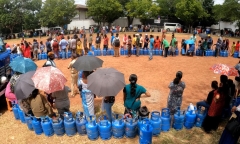 Sự sụp đổ kinh tế của Sri Lanka gióng lên 'hồi chuông cảnh báo' cho các thị trường mới nổ