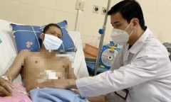 Người đàn ông có khối u chiếm gần hết chu vi lòng ruột, mỗi đêm đi vệ sinh 4-5 lần