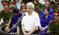 Hình ảnh hiếm có: Gia đình bầu Kiên hội ngộ tại toà