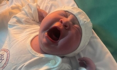 Bé sơ sinh ở Phú Thọ chào đời nặng 5,4kg