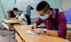 Người lao động nhận hỗ trợ bảo hiểm thất nghiệp bằng cách nào?