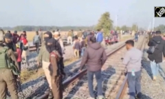 Hiện trường vụ tai nạn tàu chở 600 khách ở Ấn Độ lao vào đàn voi khoảng 100 con Hiện trường vụ tai nạn tàu chở 600 khách ở Ấn Độ lao vào đàn voi khoảng 100 con