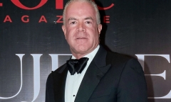 Bắt giữ Chủ tịch Miss Universe vì buôn bán trái phép vũ khí, nhiên liệu