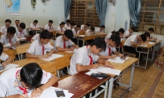 Vụ hơn 600 học sinh thi lại môn Toán do lộ đề ở Bình Phước: Trường học báo cáo gì?