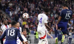 Kết quả bóng đá hôm nay ngày 11/4: Man United đánh rơi chiến thắng ở Lyon