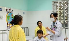 Kon Tum: 1 bé tử vong, 2 bé nhập viện vì uống nhầm hóa chất 