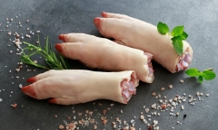 Ra chợ nên mua chân giò trước hay chân giò sau?