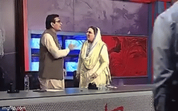 Video: Chính trị gia Pakistan đánh nhau ngay trên sóng truyền hình