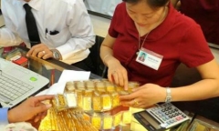 Giá vàng SJC chiều nay (15/4) về sát mốc 35 triệu đồng/lượng, giá USD đi ngang