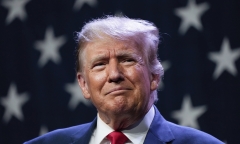 Ông Trump bất ngờ báo 
