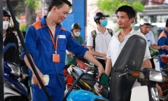 Giá xăng trong nước giảm từ 15h hôm nay (25/9)