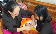 Tin tức thời sự hôm nay (13/3): Xót xa bé trai 1 ngày tuổi bị bỏ rơi bên đường