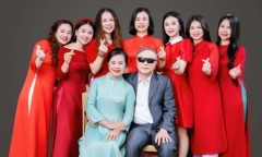 Người cha mù nuôi 7 con gái thành tài, U70 hưởng trái ngọt sau bao nhọc nhằn