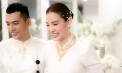 Phương Trinh Jolie diện bikini khoe bụng phẳng lì sau hơn 1 tháng sinh con
