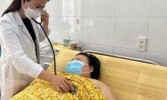Tin tức đời sống ngày 17/11: Sản phụ 140kg ở Đà Nẵng “vượt cạn” thành công