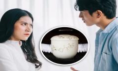 Cư dân mạng bức xúc với cặp đôi dù đã ly hôn 8 năm những vẫn đưa nhau ra tòa vì tro cốt của con