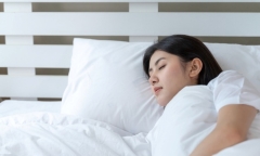 Nằm nghiêng bên trái hay phải tốt hơn?