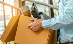 Khi nào người lao động nghỉ việc mà không cần báo trước 30 ngày?